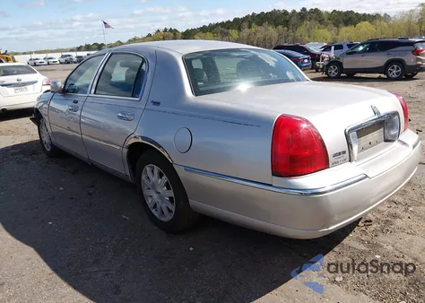 2010 Lincoln Town Car Signature Limited from USA, damaged, VIN 2LNBL8CV2AX627982
